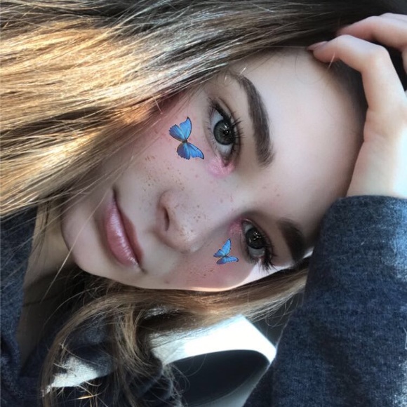 Meet your Posher, Emma - Picture 1 of 4